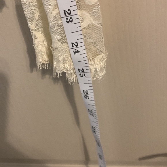 XS Victoria’s Secret lace vee neck, long sleeved blouse - Picture 5 of 5